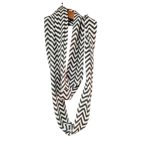 Chevron Infinity Scarf Bordeaux - Picture 2 of 7